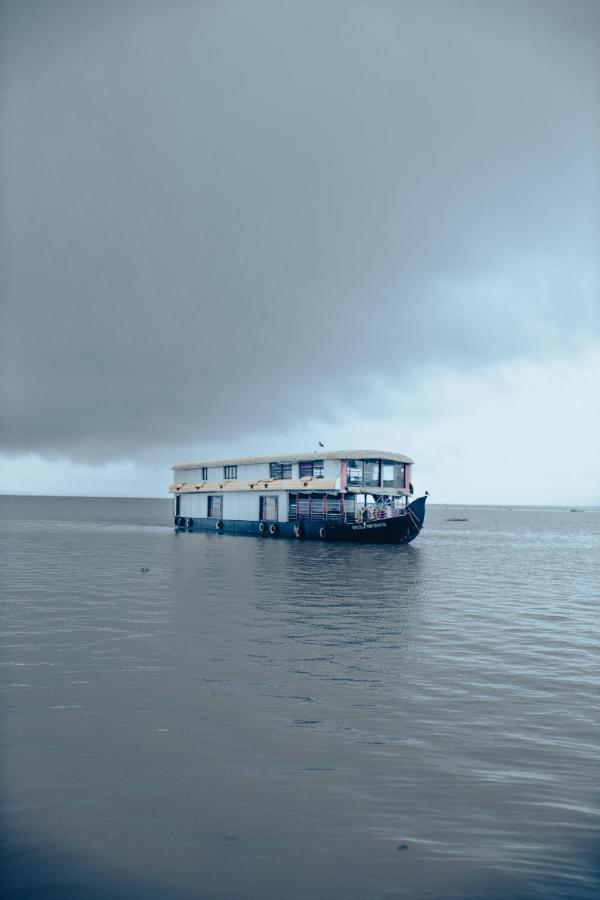 Hotel Harmony Houseboats Alappuzha Zewnętrze zdjęcie