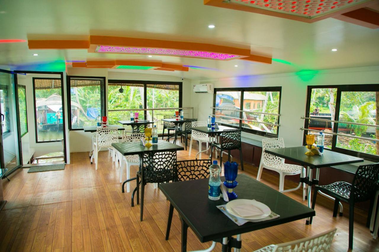Hotel Harmony Houseboats Alappuzha Zewnętrze zdjęcie